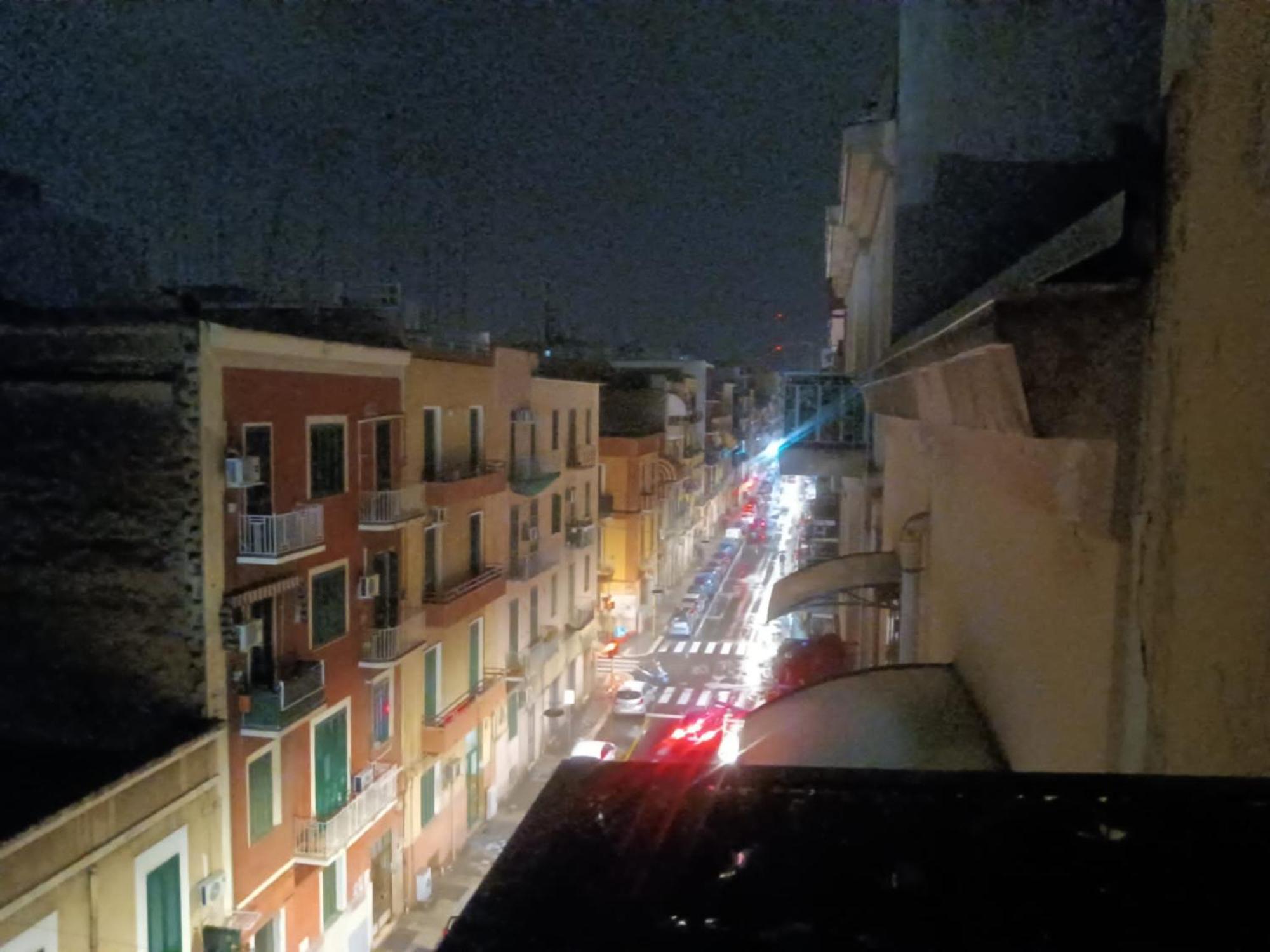 Pokoj Dla 2 Z Prywatnym Balkonem, Lazienka I Wejsciem Bari Exterior photo
